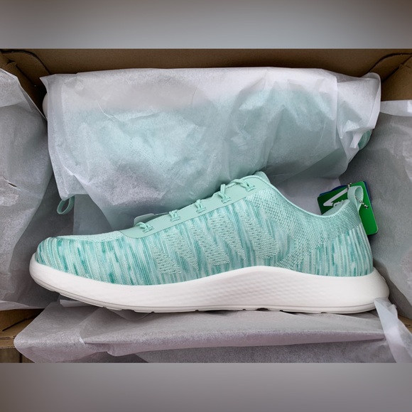 Skechers Women's Vapor Foam Sneakers - mint - Picture 2 of 3